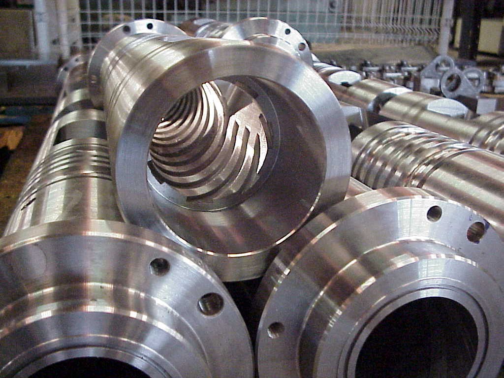 Extrusion screws Feeding sections
